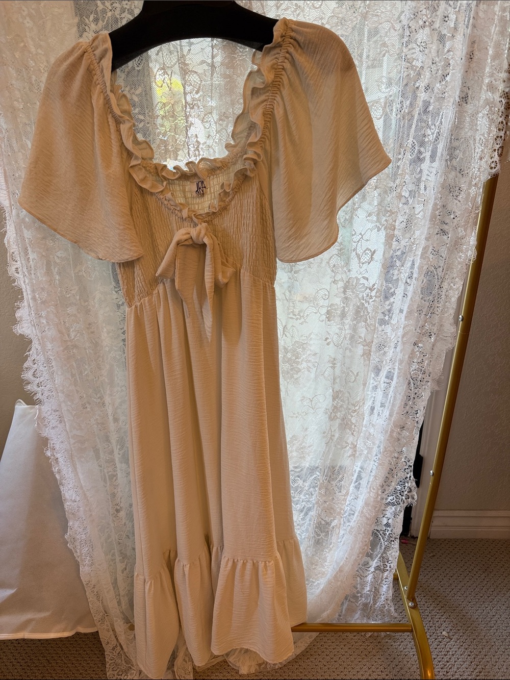 Source Unknown Cream Ruffle-Tie Midi Dress